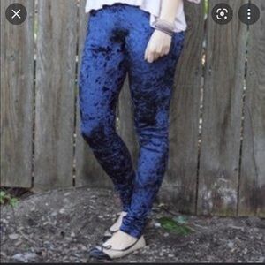 Blue velvet leggings